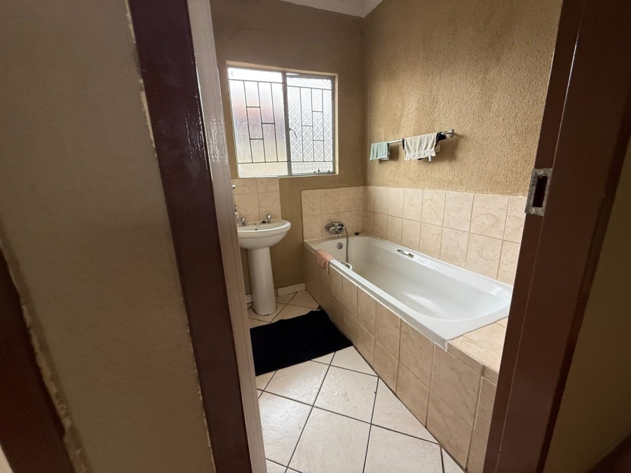 3 Bedroom Property for Sale in Tlhabane West North West